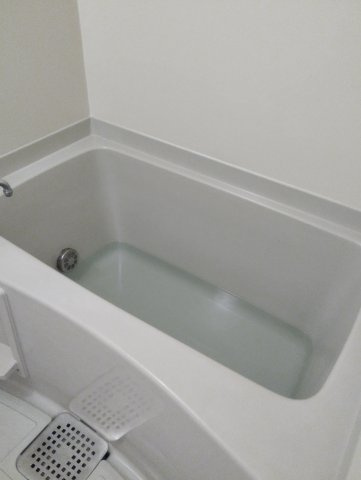 クレスト本町の浴室