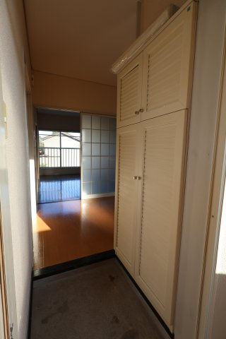 クレスト本町の居間・リビング