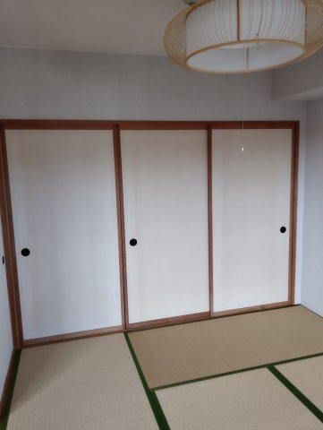 クレスト本町の和室