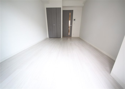 【洋室】 | LaDouceur梅田East