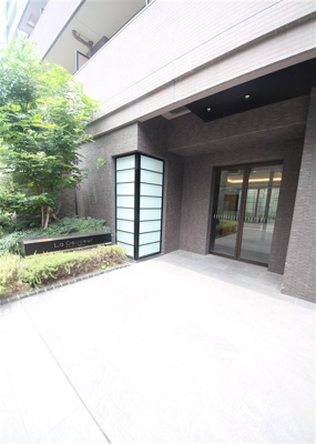 【エントランス】 | LaDouceur梅田East