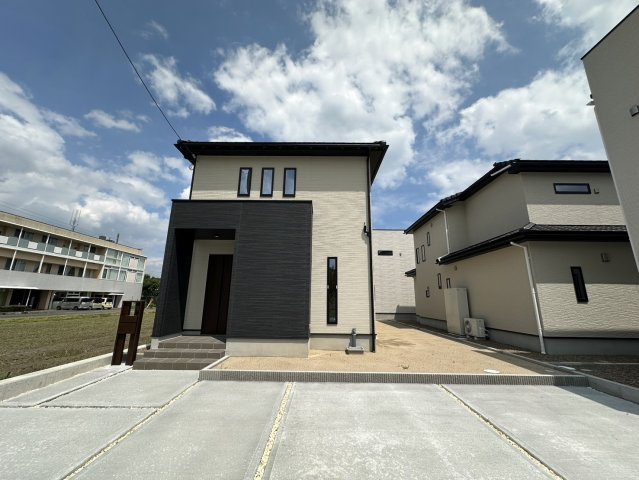 京阪京都交通バス『横田上』バス停まで徒歩4分♪ガーデンスペース付４ＬＤＫ☆南丹市園部町横田の外観|外観