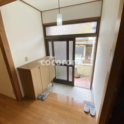 藤阪元町3丁目戸建の玄関