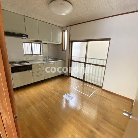 藤阪元町3丁目戸建の居間・リビング