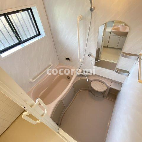 藤阪元町3丁目戸建の浴室