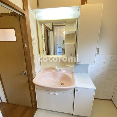 藤阪元町3丁目戸建の洗面所