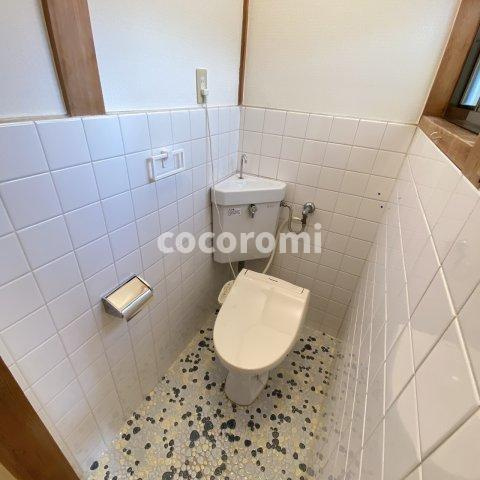 藤阪元町3丁目戸建のトイレ