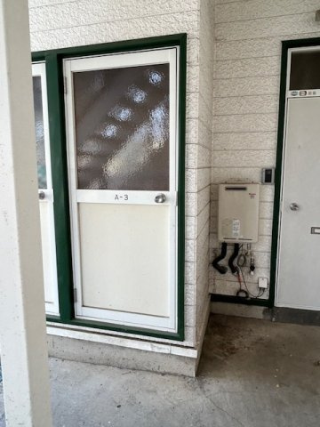 フレンドパレスのその他共用部分|物置付きです！タイヤやアウトドア用品を収納可能です！