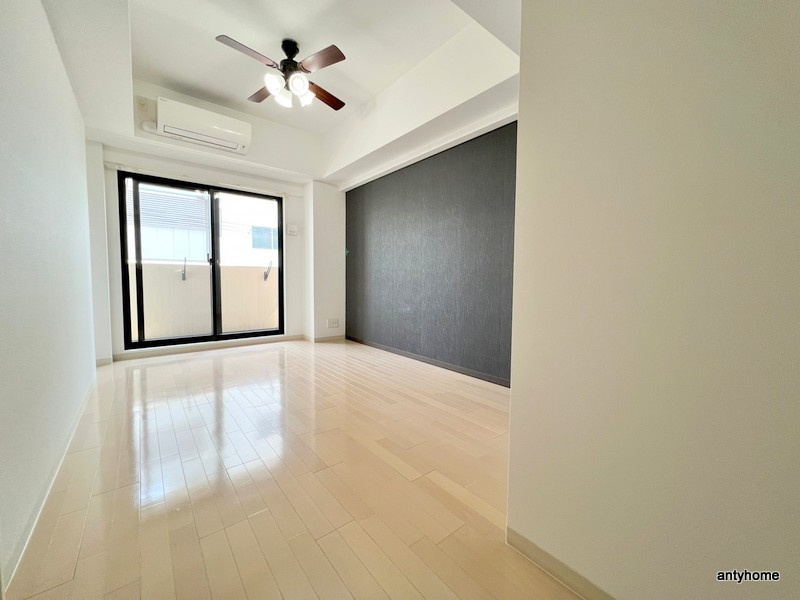 Luxe都島3　仲介手数料無料の居間・リビング