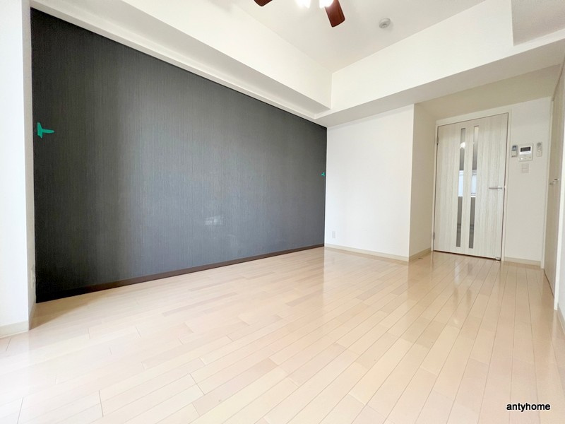 Luxe都島3　仲介手数料無料の居間・リビング