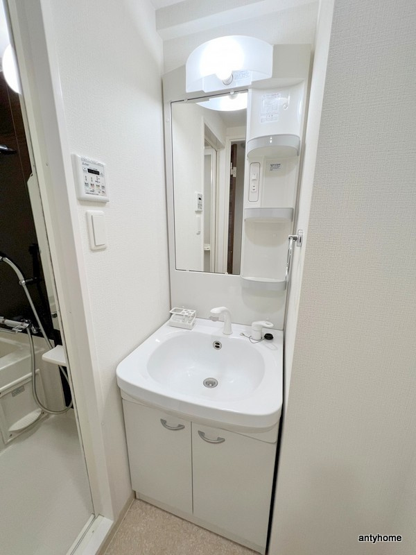 Luxe都島3　仲介手数料無料の洗面所