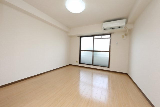 柴田ビルASYS21の居間・リビング|302号室