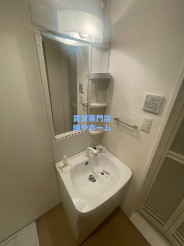 F maison AXIA VIIIの独立洗面台|独立洗面台あり、毎朝おしゃれに忙しい女性の方におすすめです