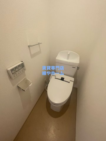 F maison AXIA VIIIのトイレ|ゆったりとした空間のトイレです