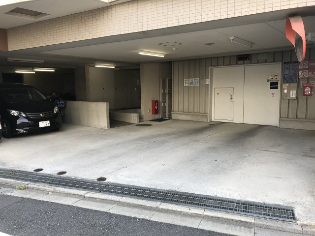 サンクレイドル東尾久の駐車場