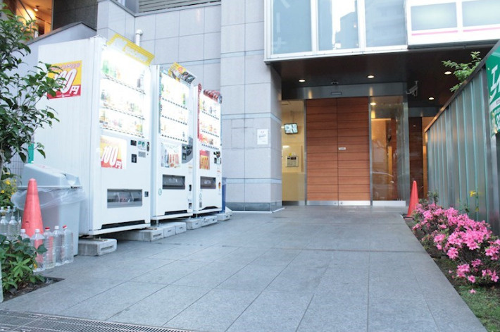 【エントランス】プラーズタワー東新宿ビル 