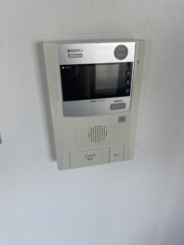 【セキュリティ】 | デイブレイク城東 | TVモニターフォン、オートロック付きです