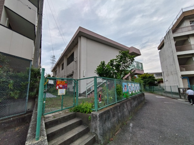 秦野市立西幼稚園 650m