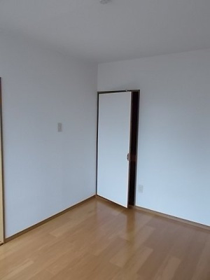 【居間・リビング】 | 立願寺ハイツ | きれいな内装です