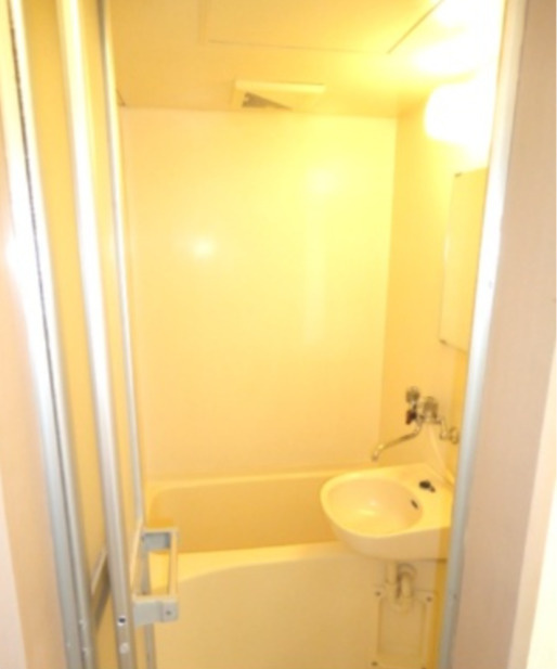 権藤ビルの浴室|落ち着いた空間のお風呂です