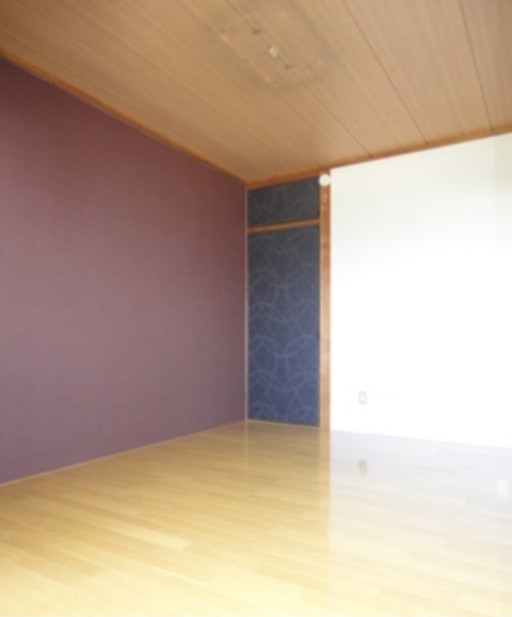 権藤ビルの寝室|開放的な寝室です