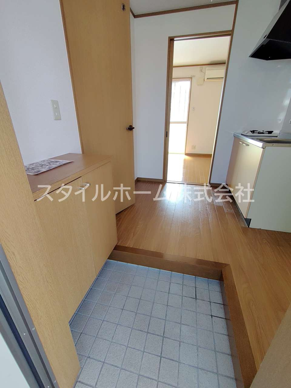 ラフォーレ新屋敷の玄関|別部屋写真です。