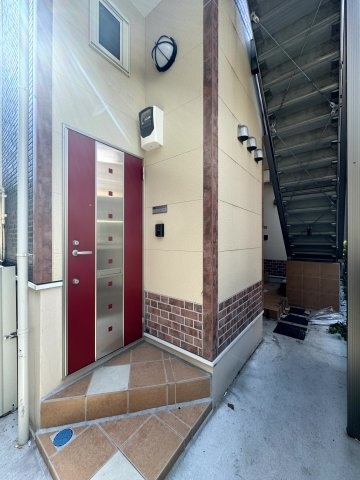 ユナイト石川町ジョルジーニョのエントランス|※同タイプ参考写真になります。