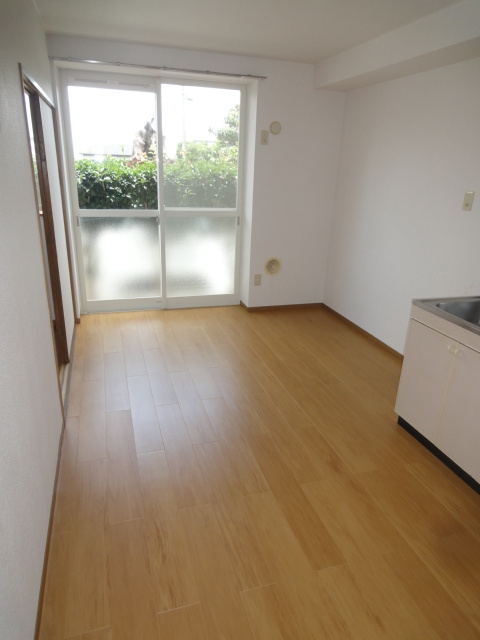 立願寺ハイツの居間・リビング