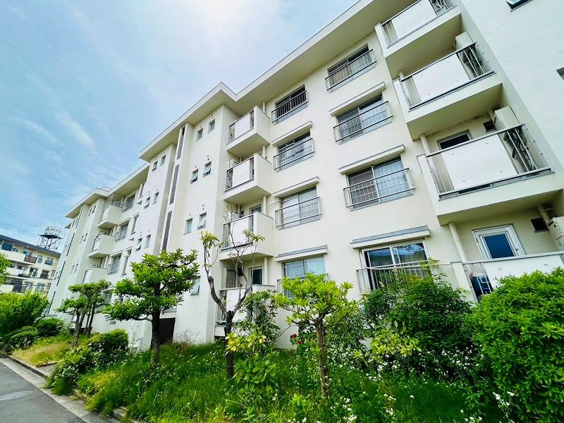 三井団地A11棟の外観|新しい生活にいかがでしょうか？外観はお住まいの顔になります。こだわりたいポイントですね。水回りリフォームやリノベーションも承ってます。
■現地見学・資金計画相談・住宅ローン相談もお問合せ受付中■