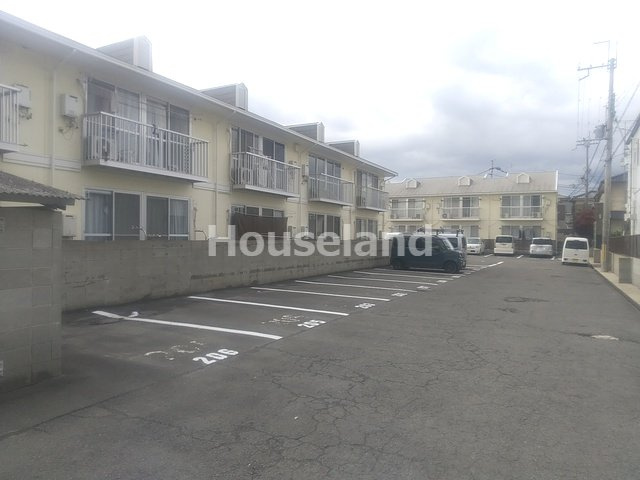 プレジール加納Ⅰの駐車場