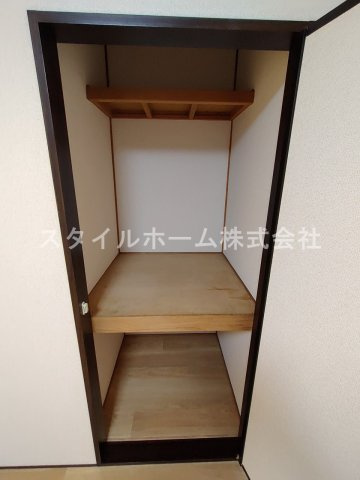 タウニー新栄の収納