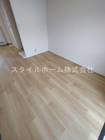 タウニー新栄の居間・リビング