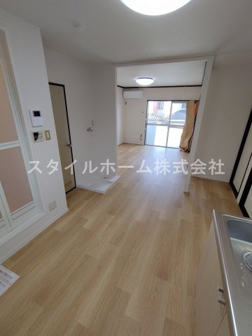 タウニー新栄の居間・リビング