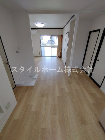 タウニー新栄の居間・リビング