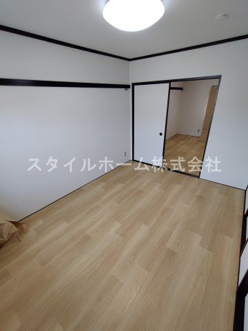 タウニー新栄の居間・リビング