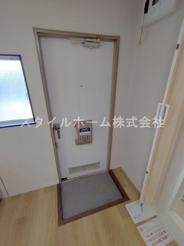 タウニー新栄の玄関