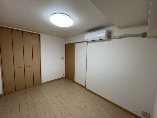 月村マンションNo.32の洋室