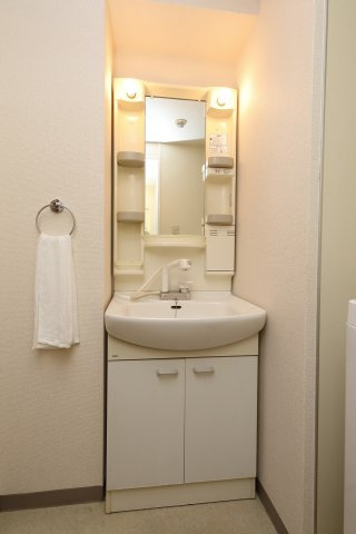 クラージュ京都南の洗面所|独立洗面化粧台