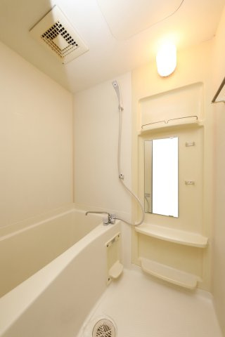 クラージュ京都南の浴室|バス・トイレセパレート