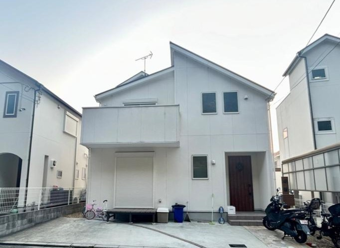 梅が丘２丁目　中古一戸建ての外観|新しい生活にいかがでしょうか？外観はお住まいの顔になります。こだわりたいポイントですね。外壁塗装や屋根塗装のご相談も承っております。
■現地内覧・資金計画相談・住宅ローン相談もお問合せ受付中■