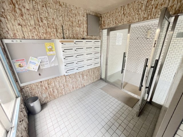 エバーライフ東公園のエントランス