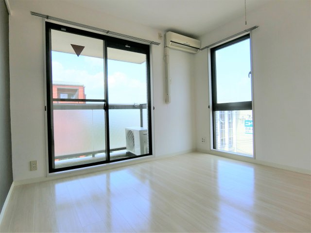 パル大久保の居間・リビング