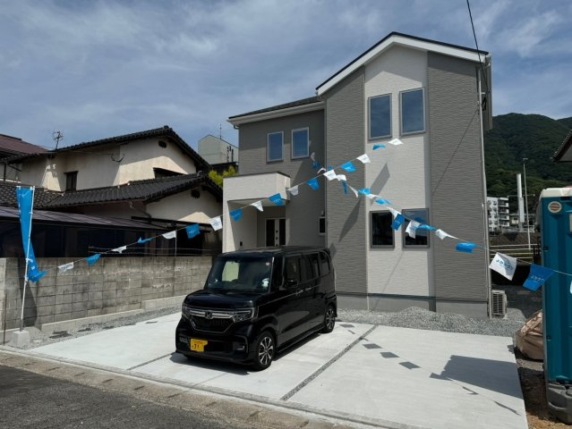 ーBloomーブルームー小倉北区大畠2丁目2期　【小倉北区　新築戸建て】の外観|駐車スペースは並列3台可能♪