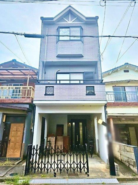 門真市脇田町　中古一戸建ての外観|新しい生活にいかがでしょうか？外観はお住まいの顔になります。こだわりたいポイントですね。外壁塗装や屋根塗装のご相談も承っております。
■現地内覧・資金計画相談・住宅ローン相談もお問合せ受付中■