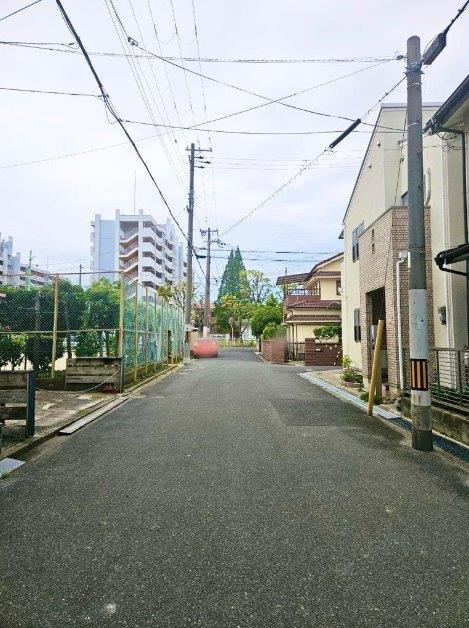 門真市脇田町　中古一戸建ての前面道路含む現地写真|前面道路含む現地写真　幅員6.6ｍ
■物件内覧・資金計画相談・住宅ローン相談、リフォーム相談、お問合せ受付中■
※当日・翌日のご内覧、ご相談はお電話でのお問合せがスムーズです！