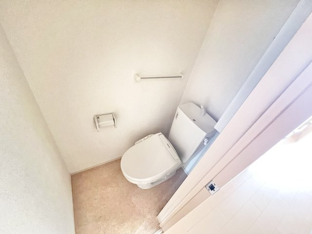 エスティーヌシャルムAのトイレ|清潔感のあるトイレです