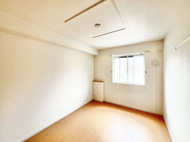 エスティーヌシャルムAの洋室|きれいな洋室です