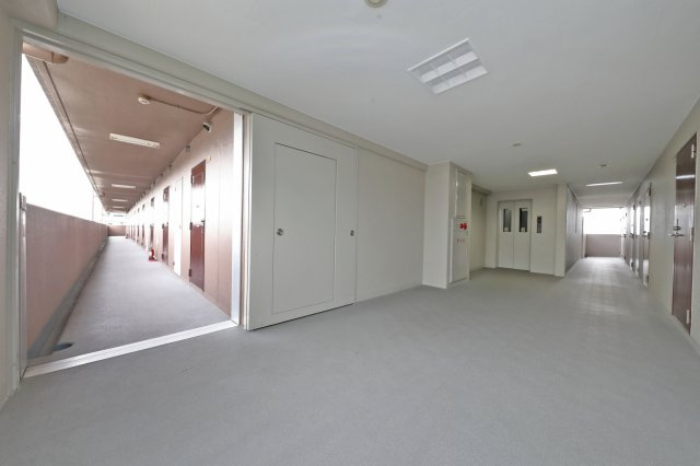 サンメイツ京阪・竹田のロビー