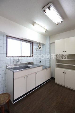 大王コーポのキッチン|お料理しやすいキッチンです