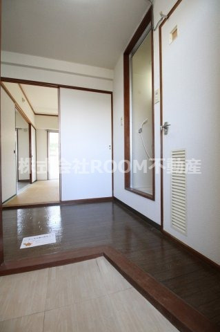 大王コーポの玄関|収納もある玄関です